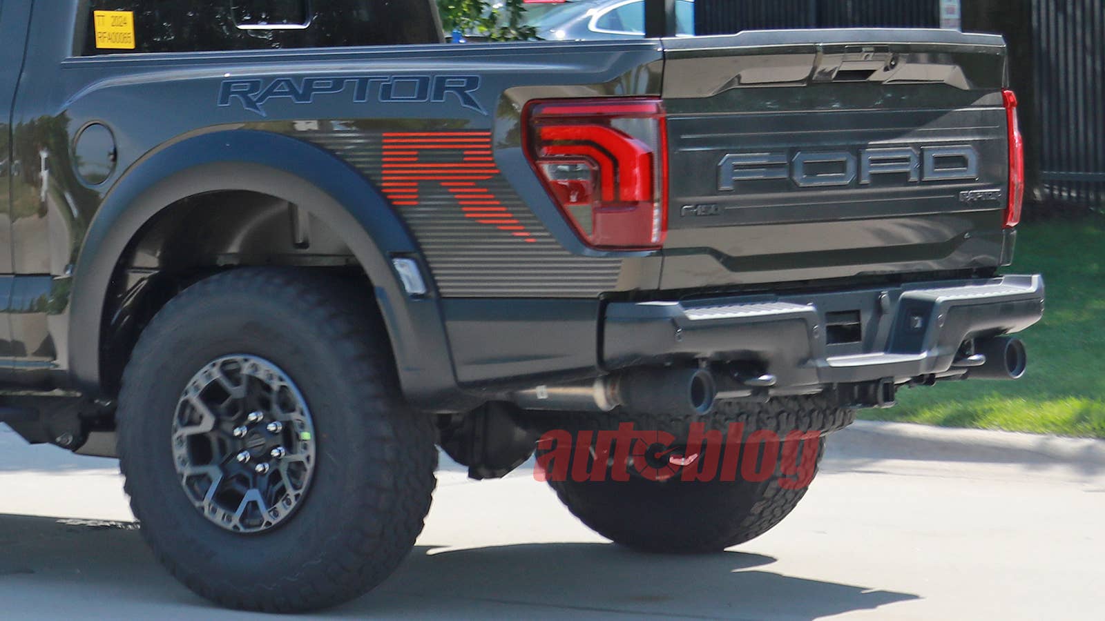 Ford F-150 Raptor R spy photos show updated grille, lights - Autoblog