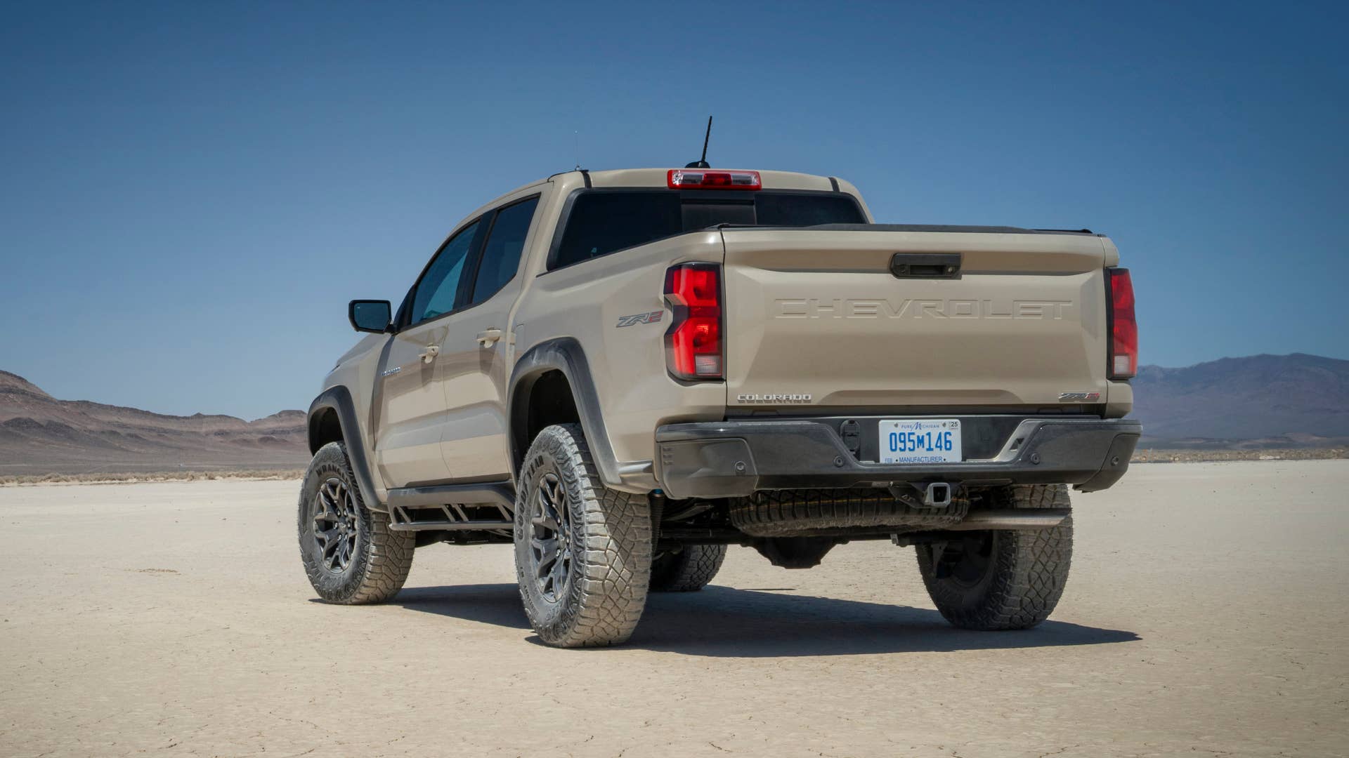 Rear 3/4 view of Colorado ZR2 in Sand Dune Metallic.