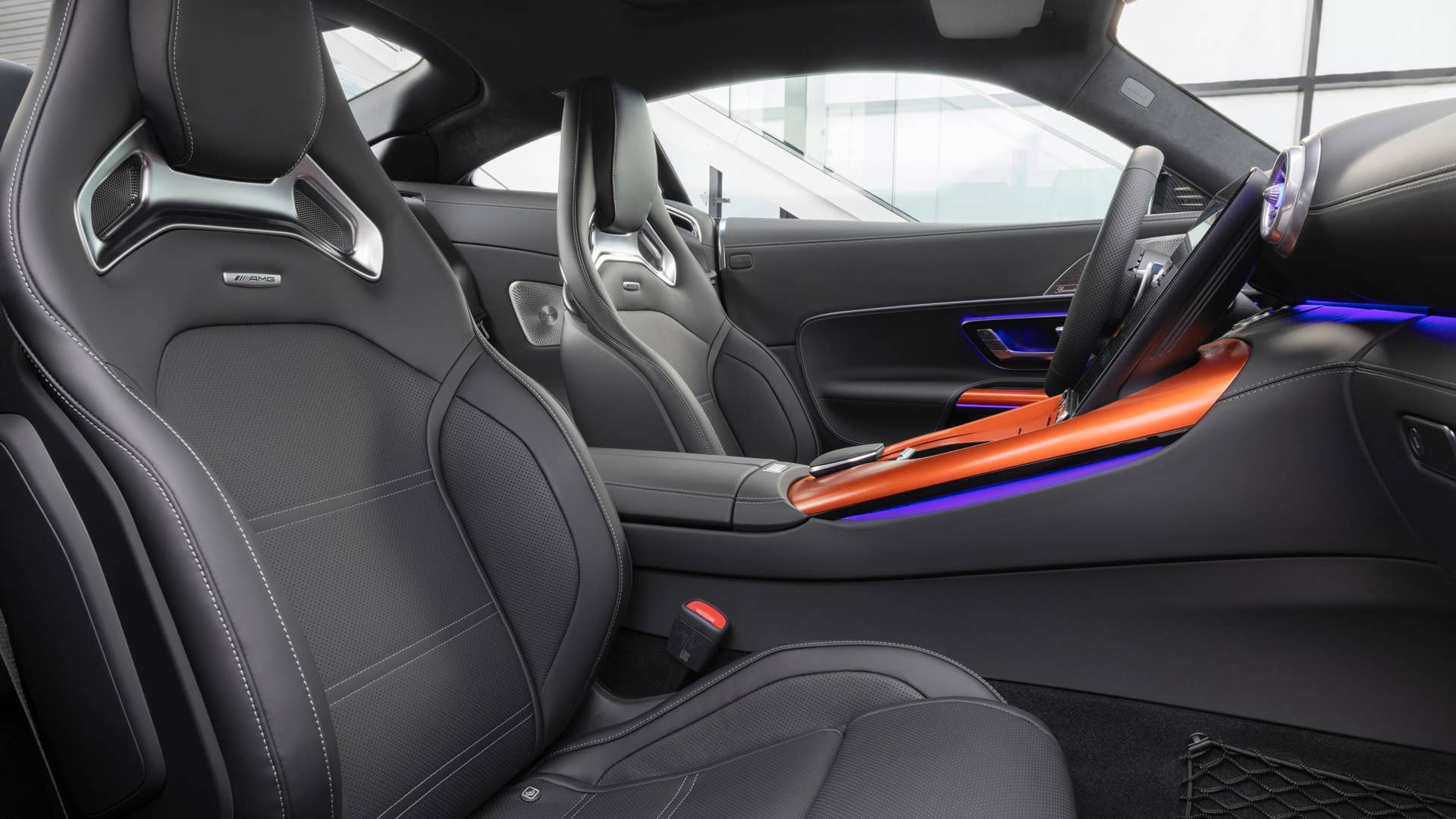 Mercedes-AMG GT 63 S E PERFORMANCE / Exterieur MANUFAKTUR kupferorange magno / AMG Night Paket II / AMG Performance Sitze / Interieur MANUFAKTUR Zierelemente kupferorange magno ;Energieverbrauch gewichtet kombiniert: 12,6 kWh/100 km plus 8,2 l/100 km | Kraftstoffverbrauch kombiniert bei entladener Batterie: 12,3 l/100 km | CO2-Emissionen gewichtet kombiniert: 188 g/km | CO₂-Klasse gewichtet kombiniert: G | CO₂-Klasse bei entladener Batterie: G Mercedes-AMG GT 63 S E PERFORMANCE / exterieur MANUFAKTUR copper orange magno / AMG Night Package II / AMG Performance seats / interieur MANUFAKTUR elements copper orange magno;Weighted combined energy consumption: 12.6 kWh/100 km plus 8.2 l/100 km | combined fuel consumption with discharged battery: 12.3 l/100 km | weighted combined CO2 emissions: 188 g /km | CO₂ class weighted combined: G | CO₂ class with a discharged battery: G