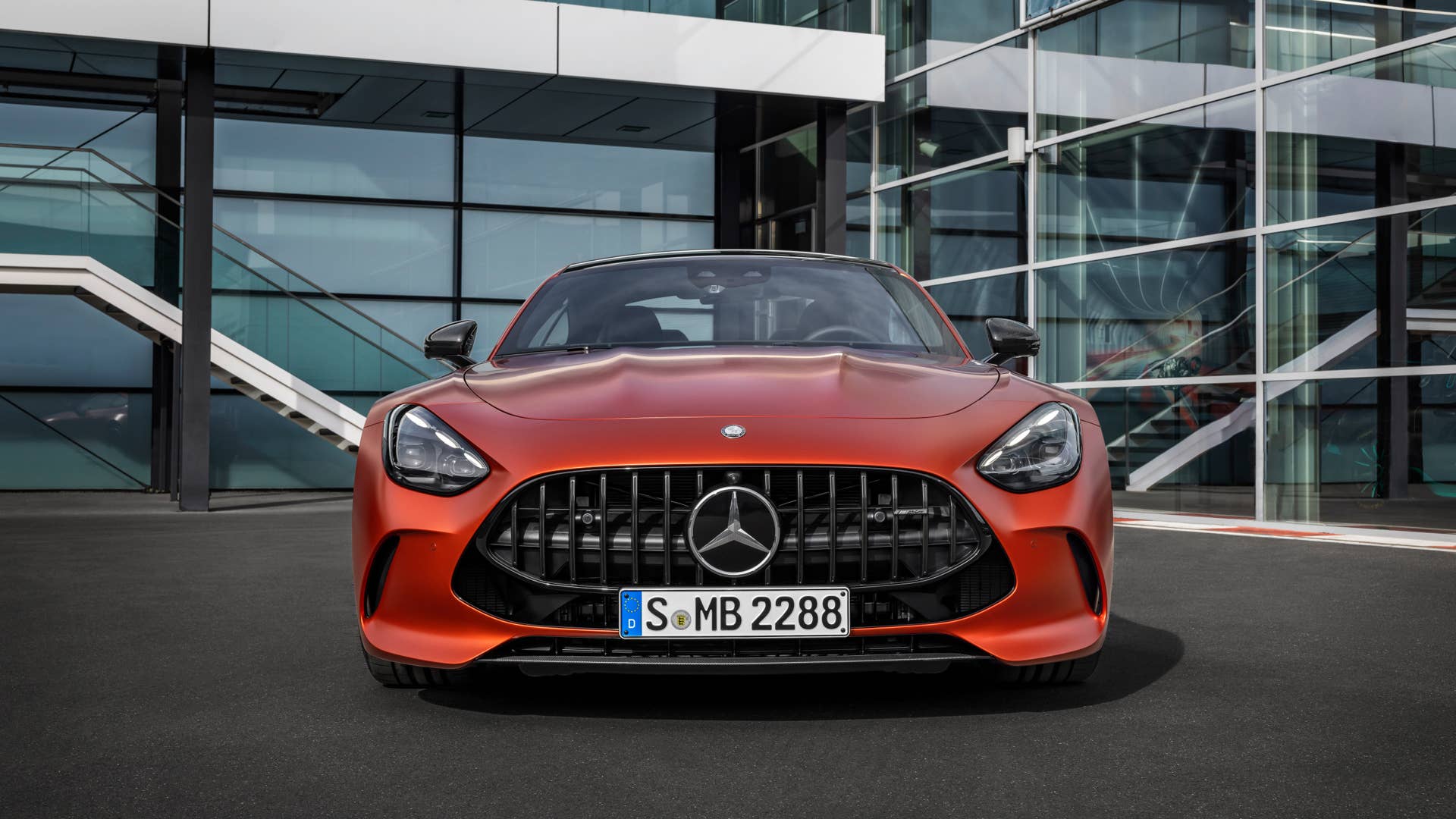 Mercedes-AMG GT 63 S E PERFORMANCE / Exterieur MANUFAKTUR kupferorange magno / AMG Night Paket II /  AMG Performance Sitze / Interieur MANUFAKTUR Zierelemente kupferorange magno ;Energieverbrauch gewichtet kombiniert: 12,6 kWh/100 km plus 8,2  l/100 km | Kraftstoffverbrauch kombiniert bei entladener Batterie: 12,3 l/100 km | CO2-Emissionen gewichtet kombiniert: 188 g/km | CO₂-Klasse gewichtet kombiniert: G | CO₂-Klasse bei entladener Batterie: G Mercedes-AMG GT 63 S E PERFORMANCE / exterieur MANUFAKTUR copper orange magno / AMG Night Package II / AMG Performance seats / interieur MANUFAKTUR elements copper orange magno;Weighted combined energy consumption: 12.6 kWh/100 km plus 8.2 l/100 km | combined fuel consumption with discharged battery: 12.3 l/100 km | weighted combined CO2 emissions: 188 g /km | CO₂ class weighted combined: G | CO₂ class with a discharged battery: G