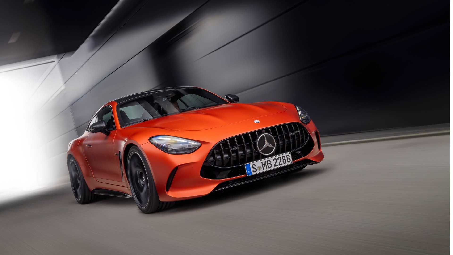 Mercedes-AMG GT 63 S E PERFORMANCE / Exterieur MANUFAKTUR kupferorange magno / AMG Night Paket II /  AMG Performance Sitze / Interieur MANUFAKTUR Zierelemente kupferorange magno ;Energieverbrauch gewichtet kombiniert: 12,6 kWh/100 km plus 8,2  l/100 km | Kraftstoffverbrauch kombiniert bei entladener Batterie: 12,3 l/100 km | CO2-Emissionen gewichtet kombiniert: 188 g/km | CO₂-Klasse gewichtet kombiniert: G | CO₂-Klasse bei entladener Batterie: G Mercedes-AMG GT 63 S E PERFORMANCE / exterieur MANUFAKTUR copper orange magno / AMG Night Package II / AMG Performance seats / interieur MANUFAKTUR elements copper orange magno;Weighted combined energy consumption: 12.6 kWh/100 km plus 8.2 l/100 km | combined fuel consumption with discharged battery: 12.3 l/100 km | weighted combined CO2 emissions: 188 g /km | CO₂ class weighted combined: G | CO₂ class with a discharged battery: G