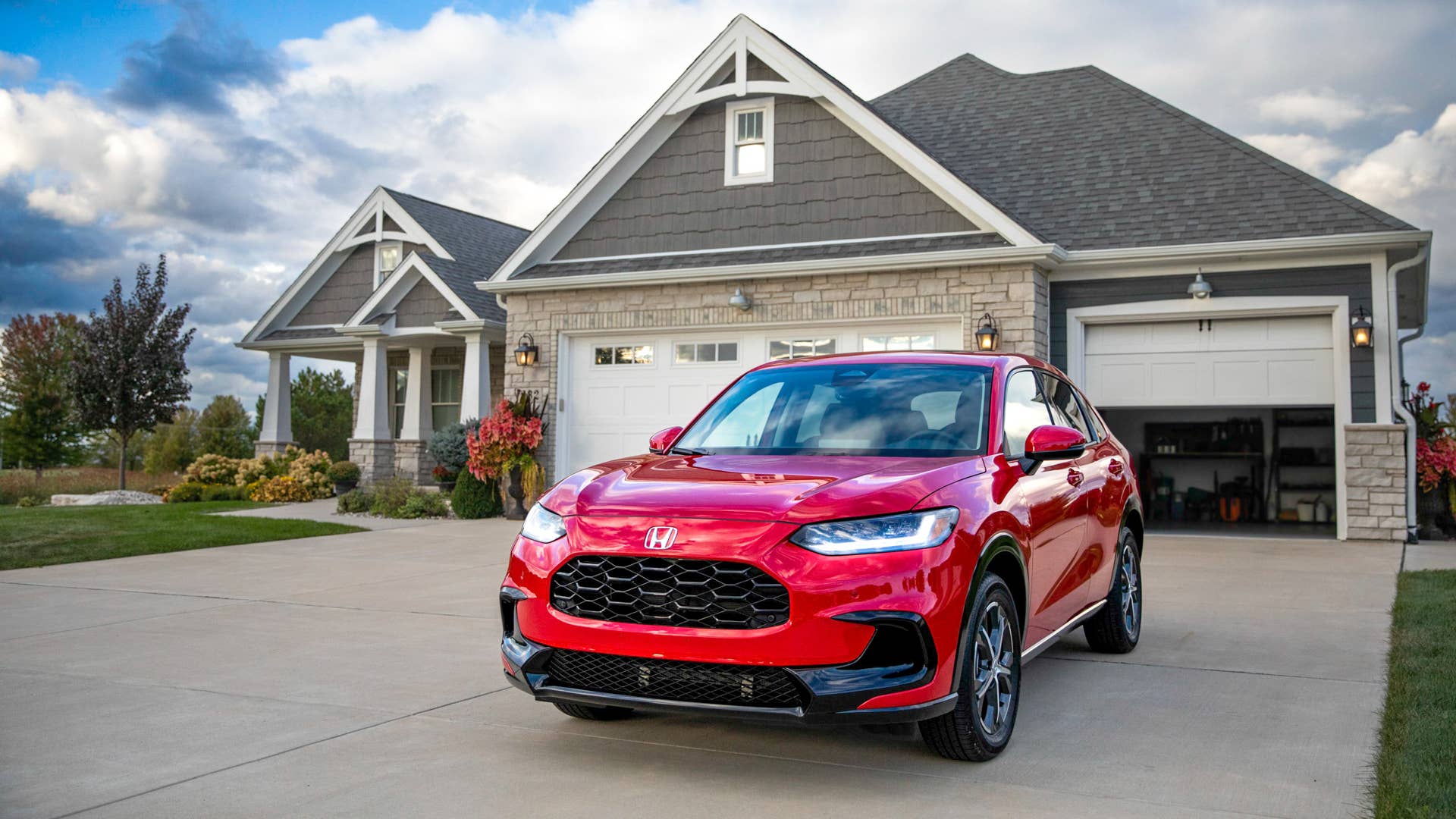 Honda and Acura add garage door control to Apple CarPlay, Android Auto ...