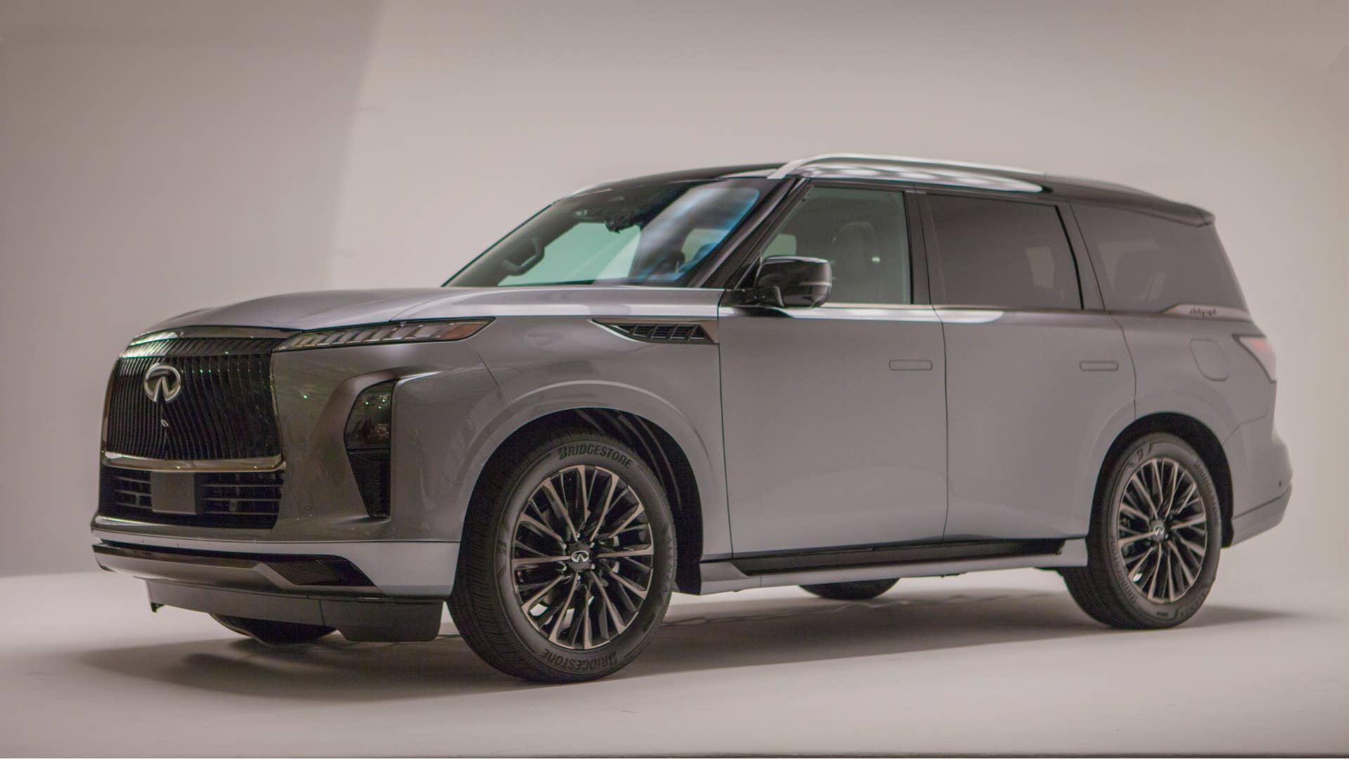 InfinitiQX80-Z63-051.jpg?