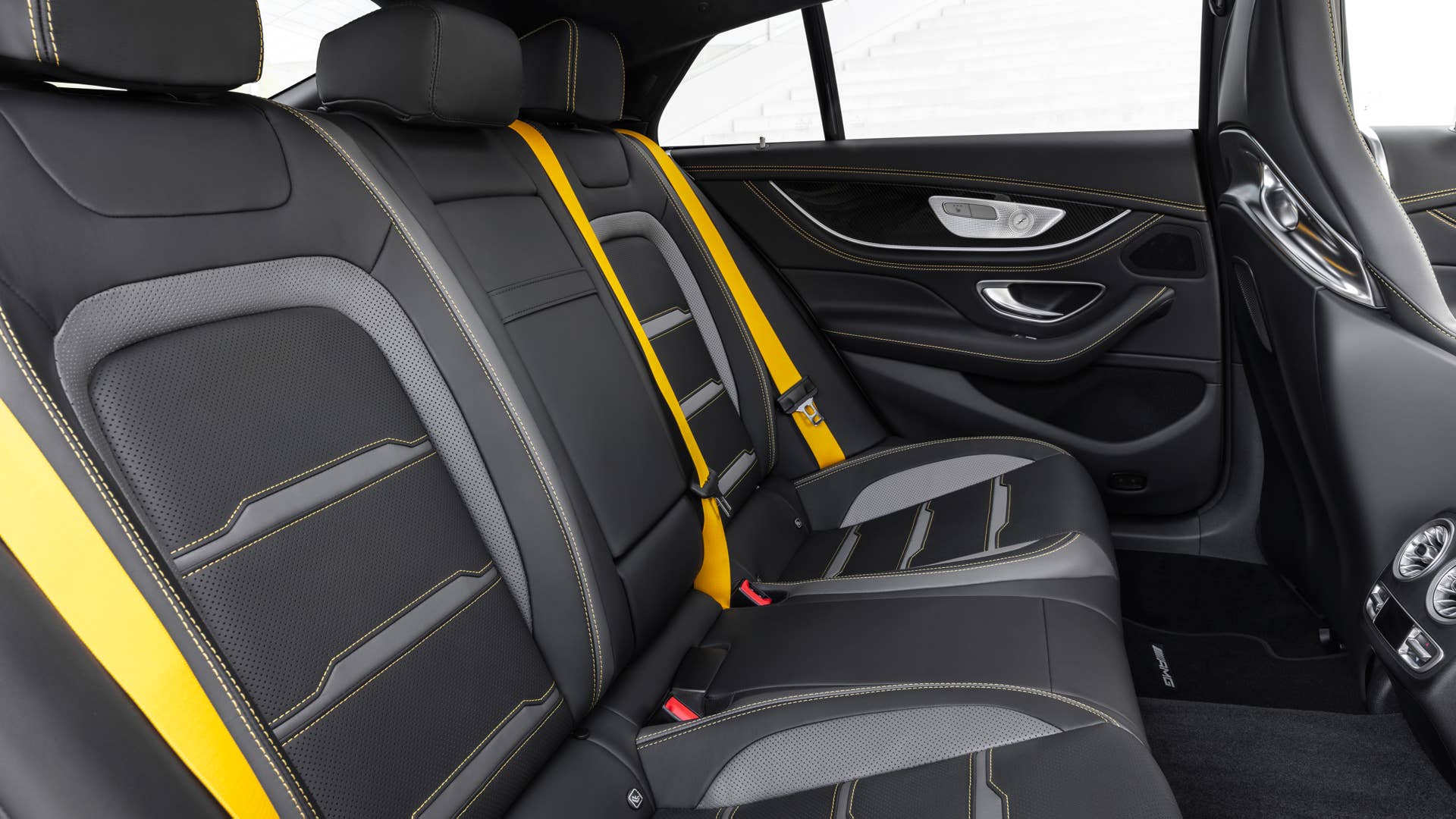 Mercedes-AMG GT 63 S 4MATIC+ (Kraftstoffverbrauch kombiniert WLTP: 13,5–13,0 l/100 km, CO2-Emissionen kombiniert WLTP: 308–295 g/km); 2022; Exterieur: selenitgrau magno; Interieur: Leder Exklusiv Nappa titangrau pearl/schwarz mit gelben Kontrastziernähten, Performance Lenkrad in Leder Nappa mit Lenkradtasten // Mercedes-AMG GT 63 S 4MATIC+ (fuel consumption combined WLTP: 13.5–13.0 l/100 km, CO2 emissions combined WLTP: 308–295 g/km); 2022; exterior: selenite grey magno; interior: exclusive leather nappa titan grey pearl/black with yellow stitching, steering wheel in nappa leather with steering wheel buttons