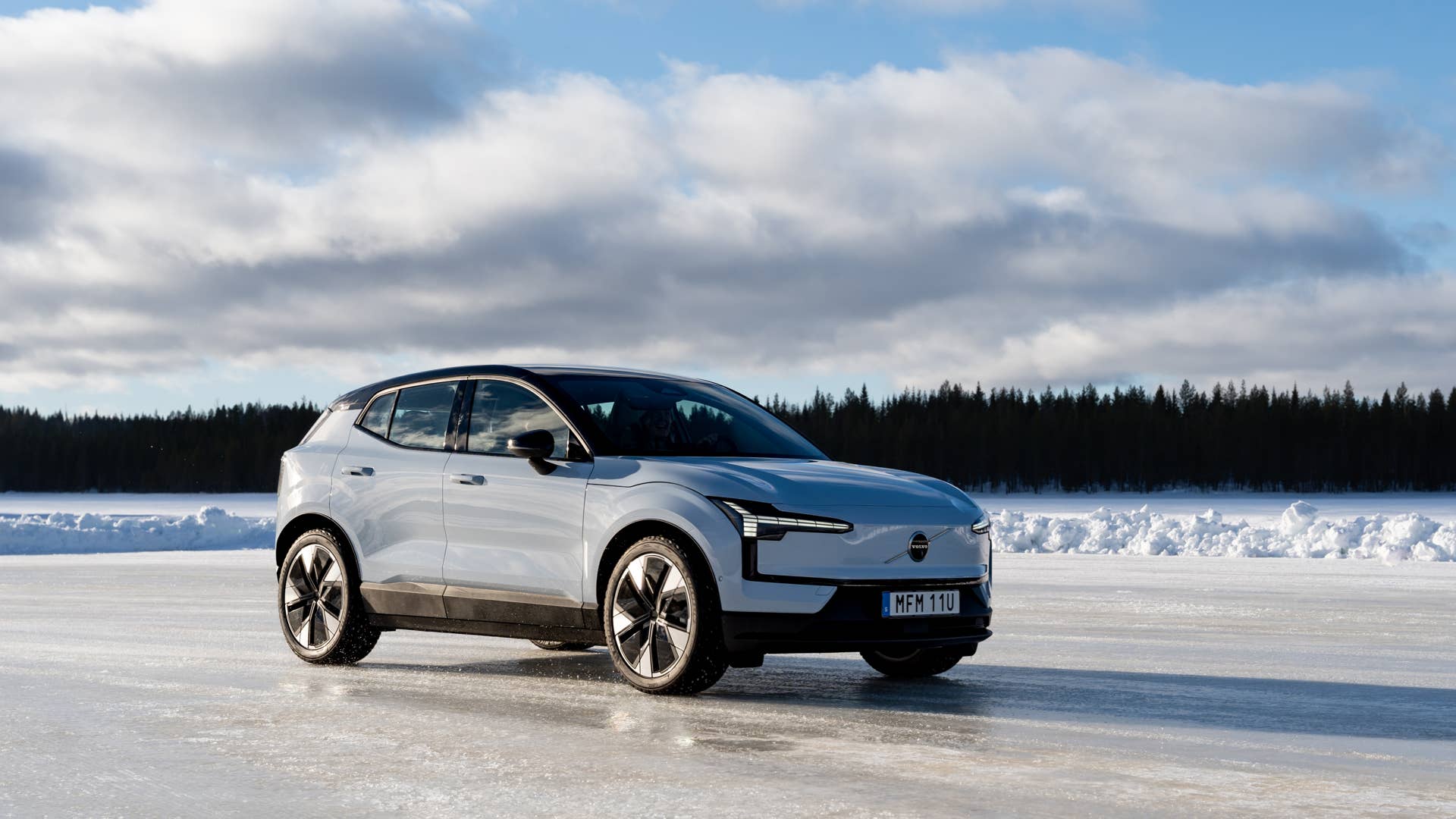 2025 Volvo EX30