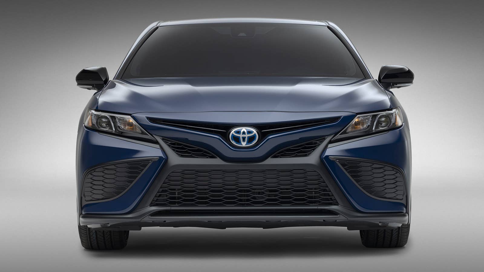 2023 Toyota Camry Hybrid SE NIghtshade Edition
