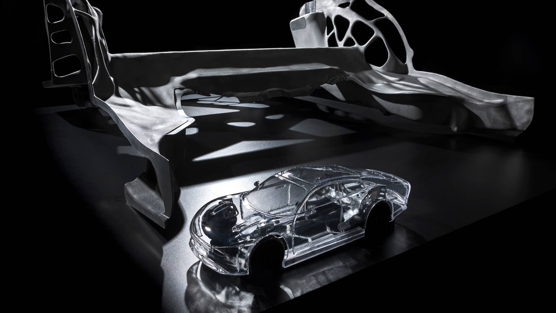 BIONEQXXTM Gussteil – optimale Funktionalität auf kleinstem Raum: Das im Aluminium-Gussverfahren hergestellte BIONEQXX Element ist das derzeit größte Leichtmetall-Strukturbauteil bei Mercedes-Benz und bildet die Hauptkomponente im Heck des VISION EQXX – den Heckboden. // BIONEQXXTM casting: Currently the largest aluminium structural casting at Mercedes-Benz, BIONEQXX is the major structural component at the rear end of the VISION EQXX – the rear floor.