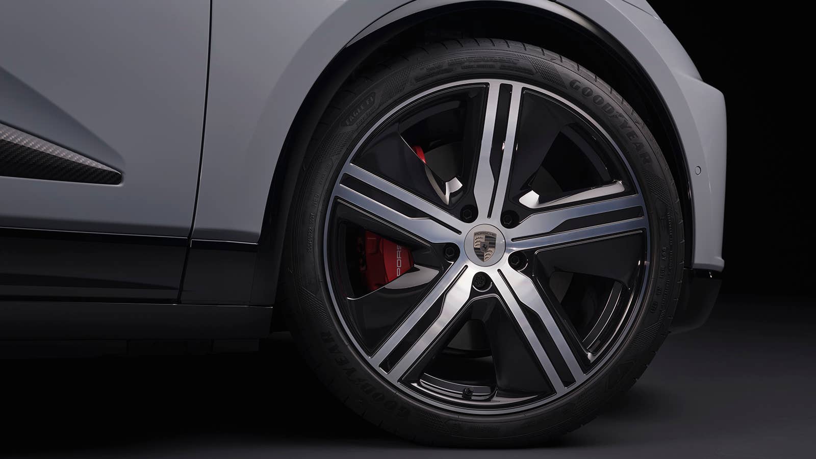 2024 Porsche Macan Turbo