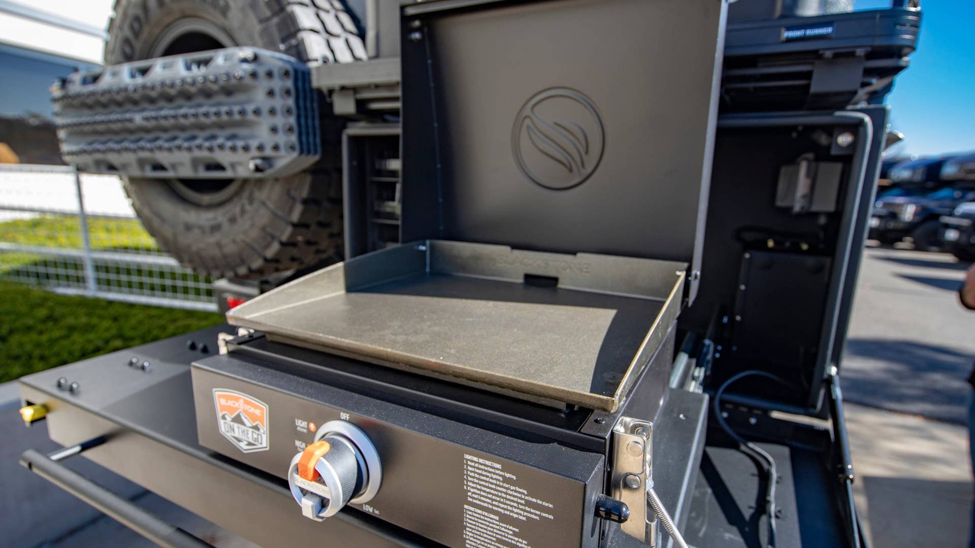 EarthRoamer SX is for living large, in charge, and off the grid - Autoblog
