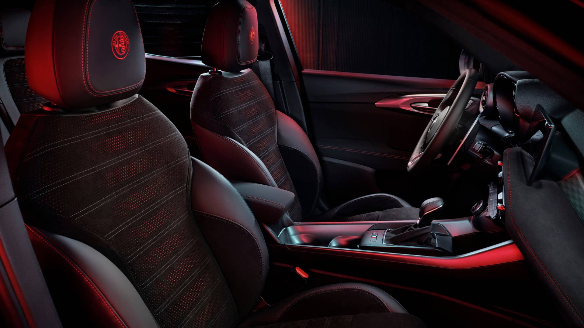 2023 Alfa Romeo Tonale Veloce European spec front seating