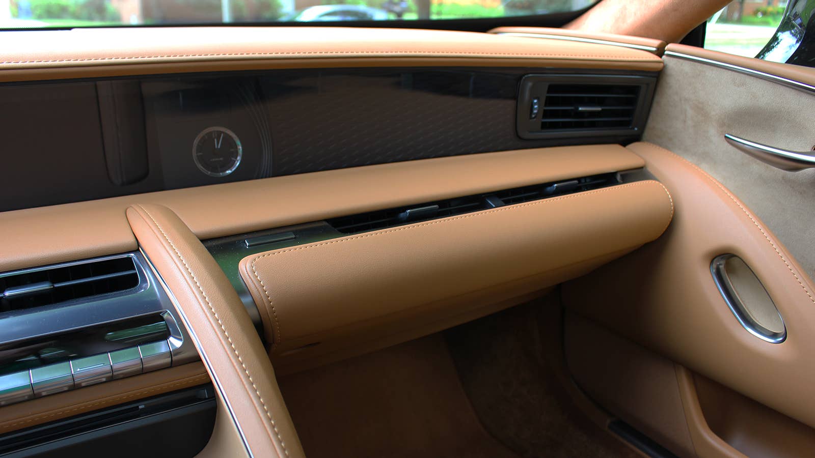 2022 Lexus LC 500h interior