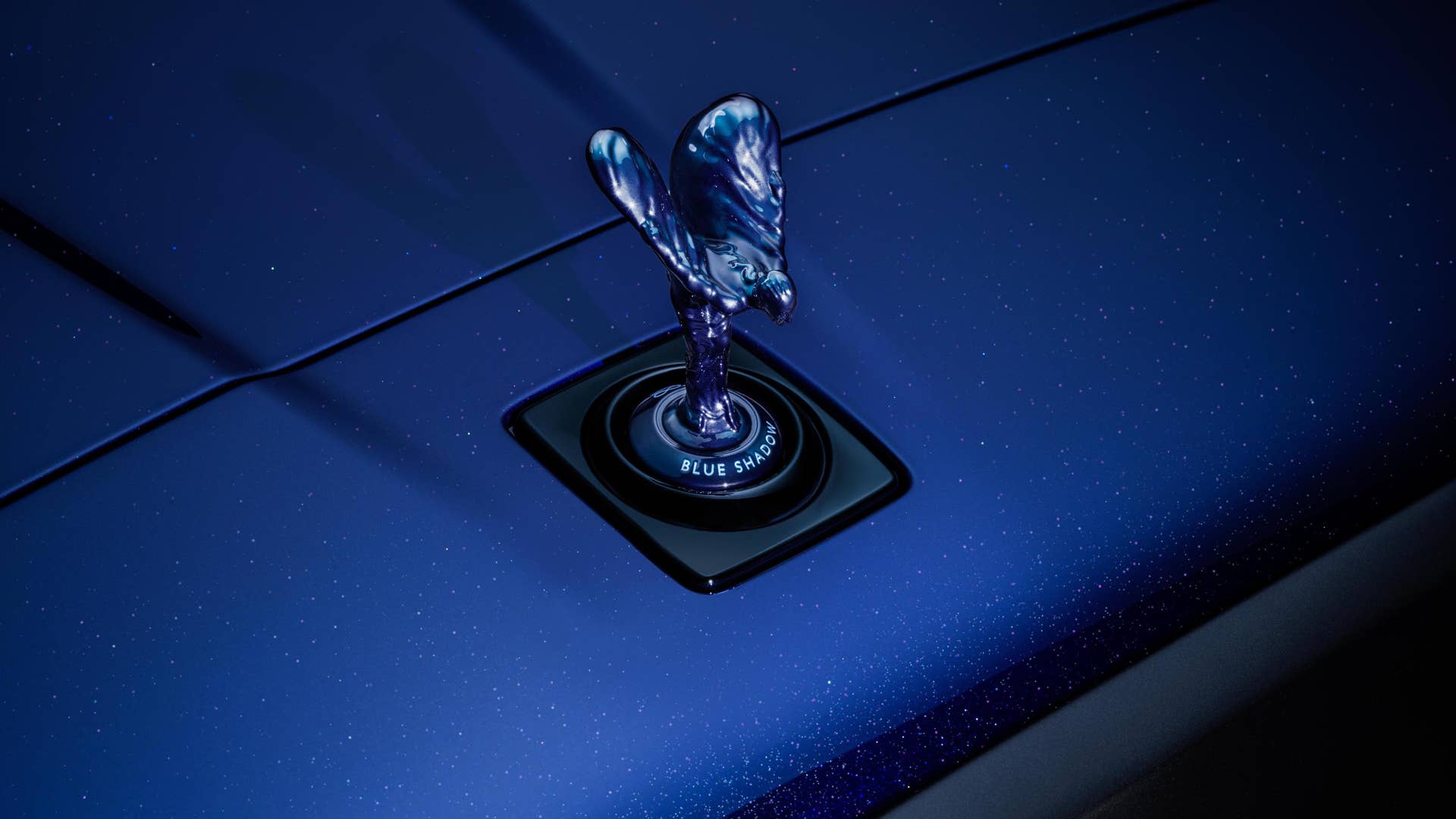 Rolls-Royce Black Badge Cullinan 'Blue Shadow' straddles Earth and ...