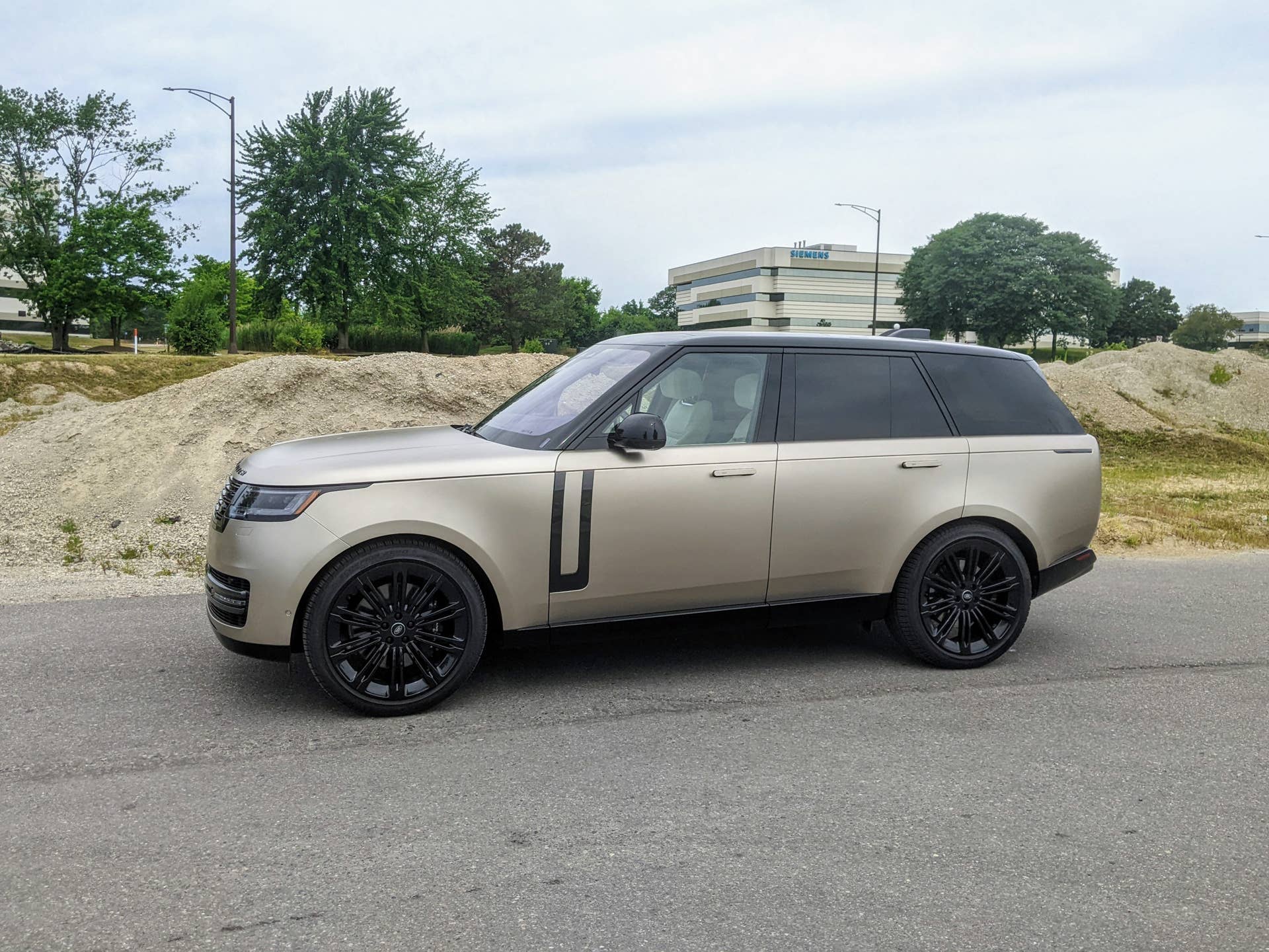 2022 Range Rover First Drive Review: Champagne supernova in the drive ...