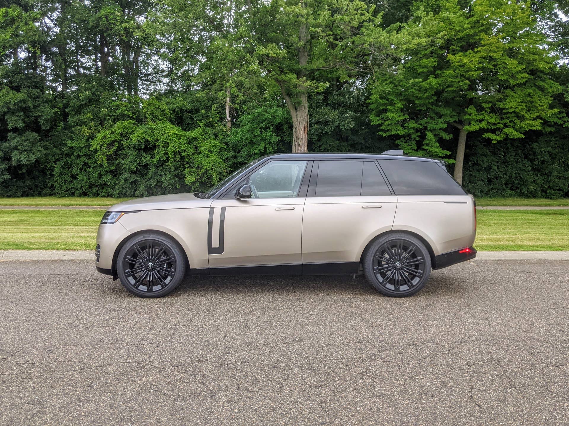 2022 Range Rover First Drive Review: Champagne supernova in the drive ...
