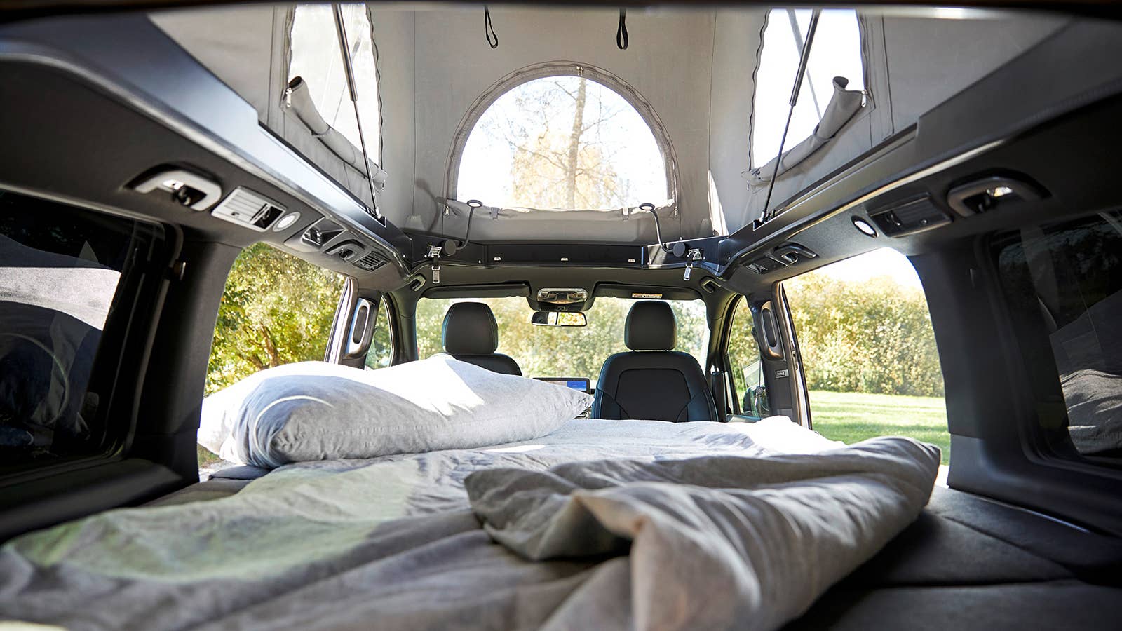 Mercedes-Benz EQV Camper concept