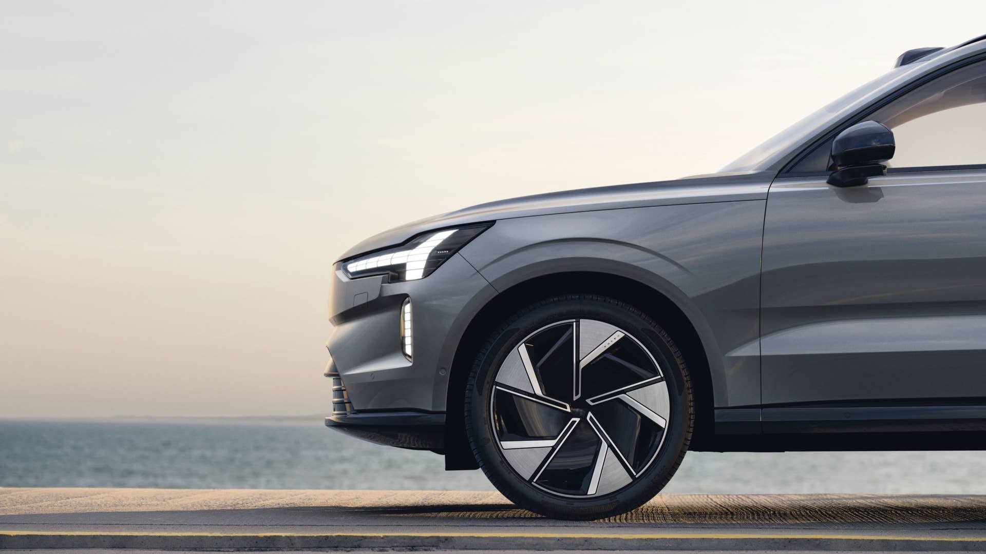 Volvo EX90