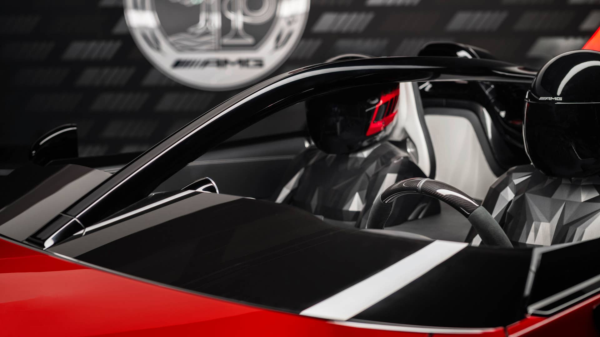 2024 / Concept Mercedes-AMG PureSpeed / Exterieurfarbe Le Mans Rot & graphitgrau Metallic 2024 / Concept Mercedes-AMG PureSpeed / exterieur color Le Mans red& graphitgrey metallic