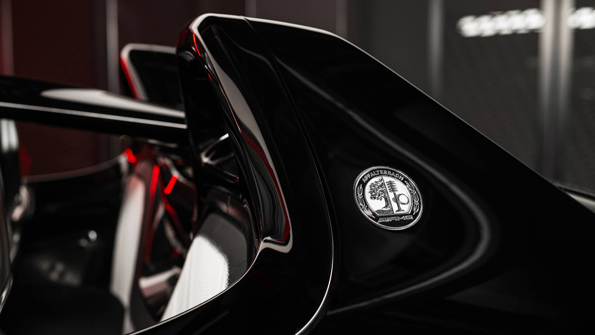 2024 / Concept Mercedes-AMG PureSpeed / Exterieurfarbe Le Mans Rot & graphitgrau Metallic 2024 / Concept Mercedes-AMG PureSpeed / exterieur color Le Mans red& graphitgrey metallic