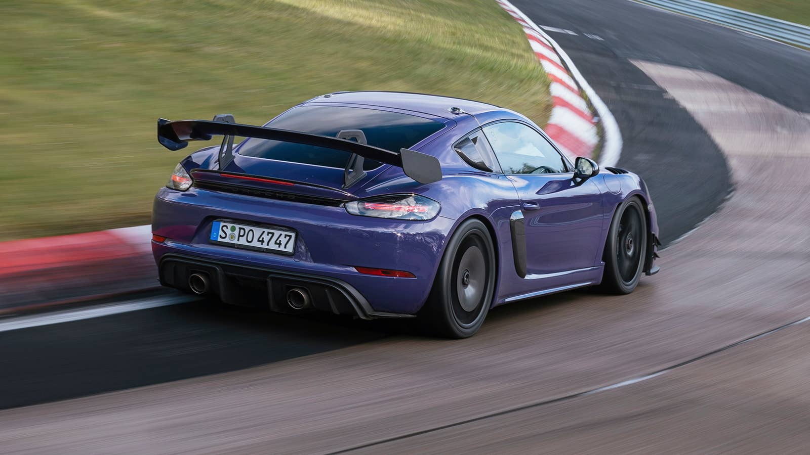 Porsche 718 Cayman GT4 RS Manthey Kit