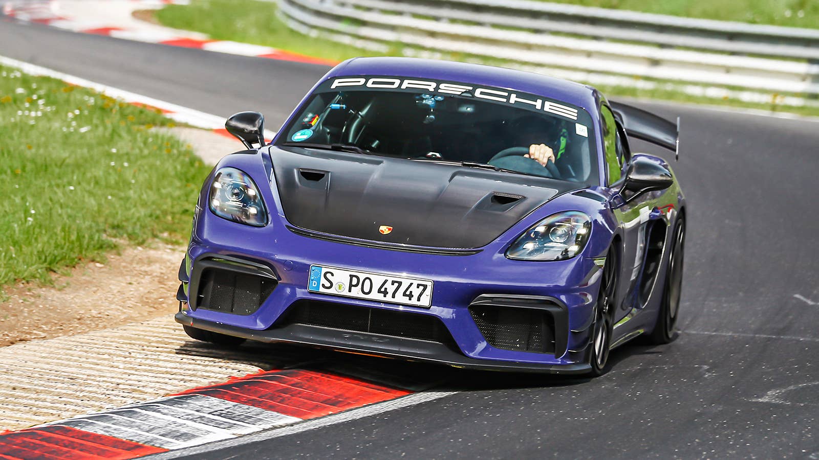 Porsche 718 Cayman GT4 RS Manthey Kit