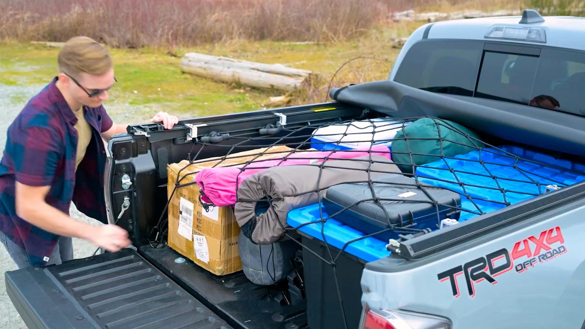 Truck cargo net