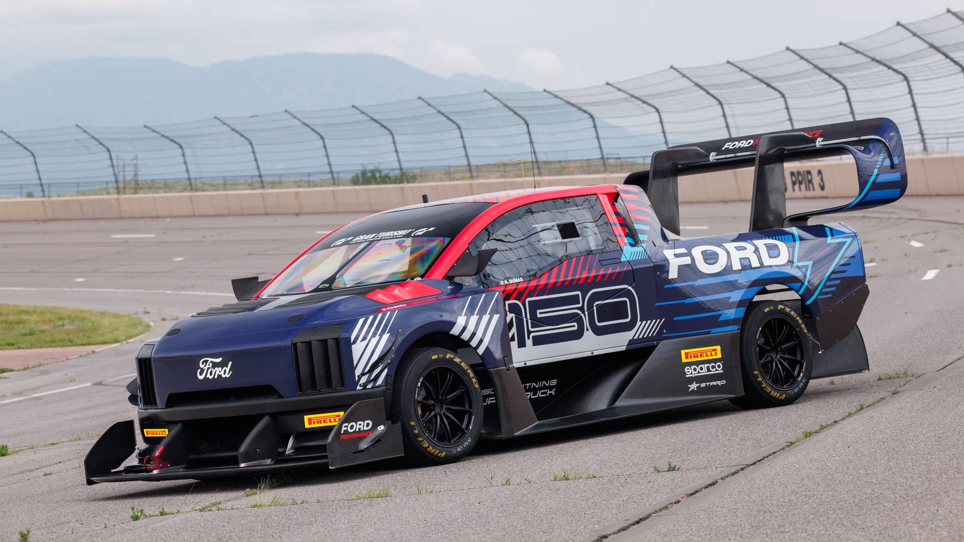 Ford F-150 Lightning SuperTruck is a wild EV race truck made for Pikes ...