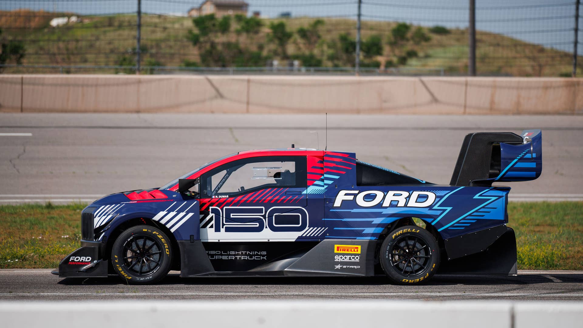 Ford F-150 Lightning SuperTruck is a wild EV race truck made for Pikes ...