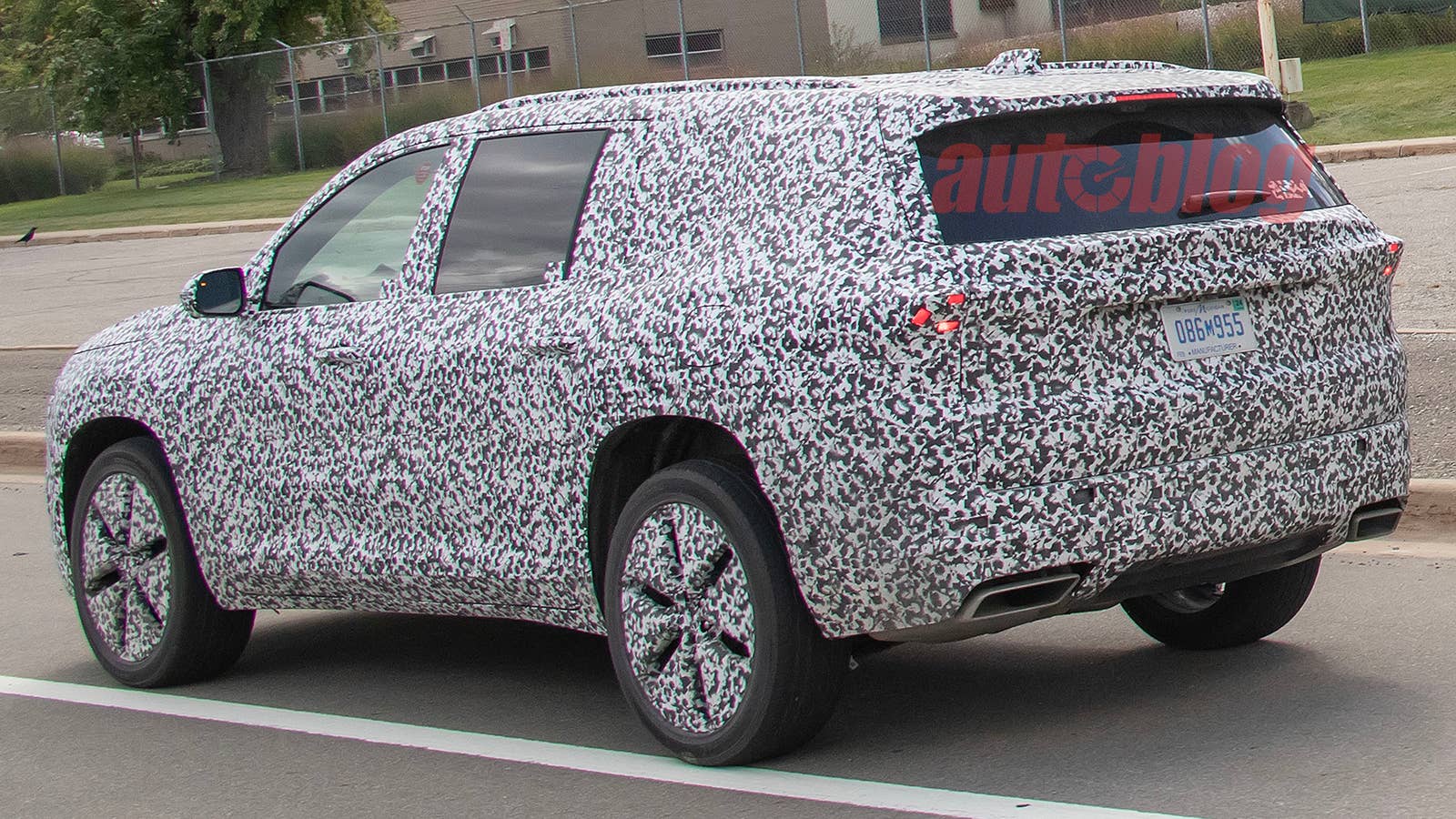Next-generation Buick Enclave spotted with Wildcat looks - Autoblog