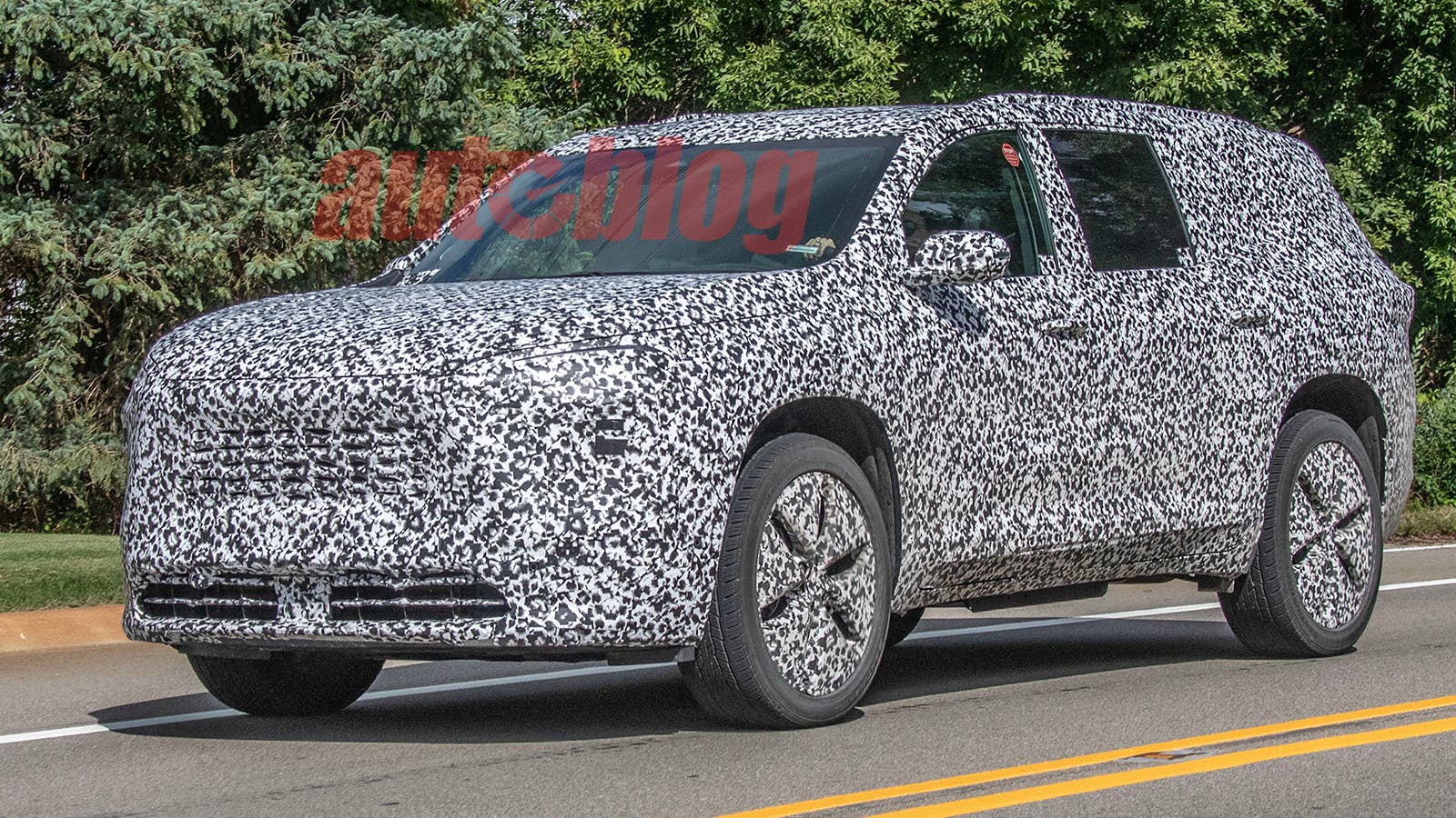 Next-generation Buick Enclave spotted with Wildcat looks - Autoblog