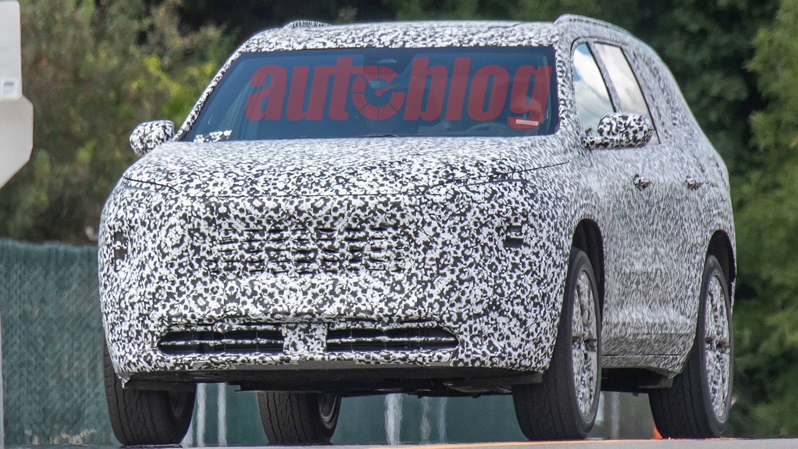 Next-generation Buick Enclave spotted with Wildcat looks - Autoblog
