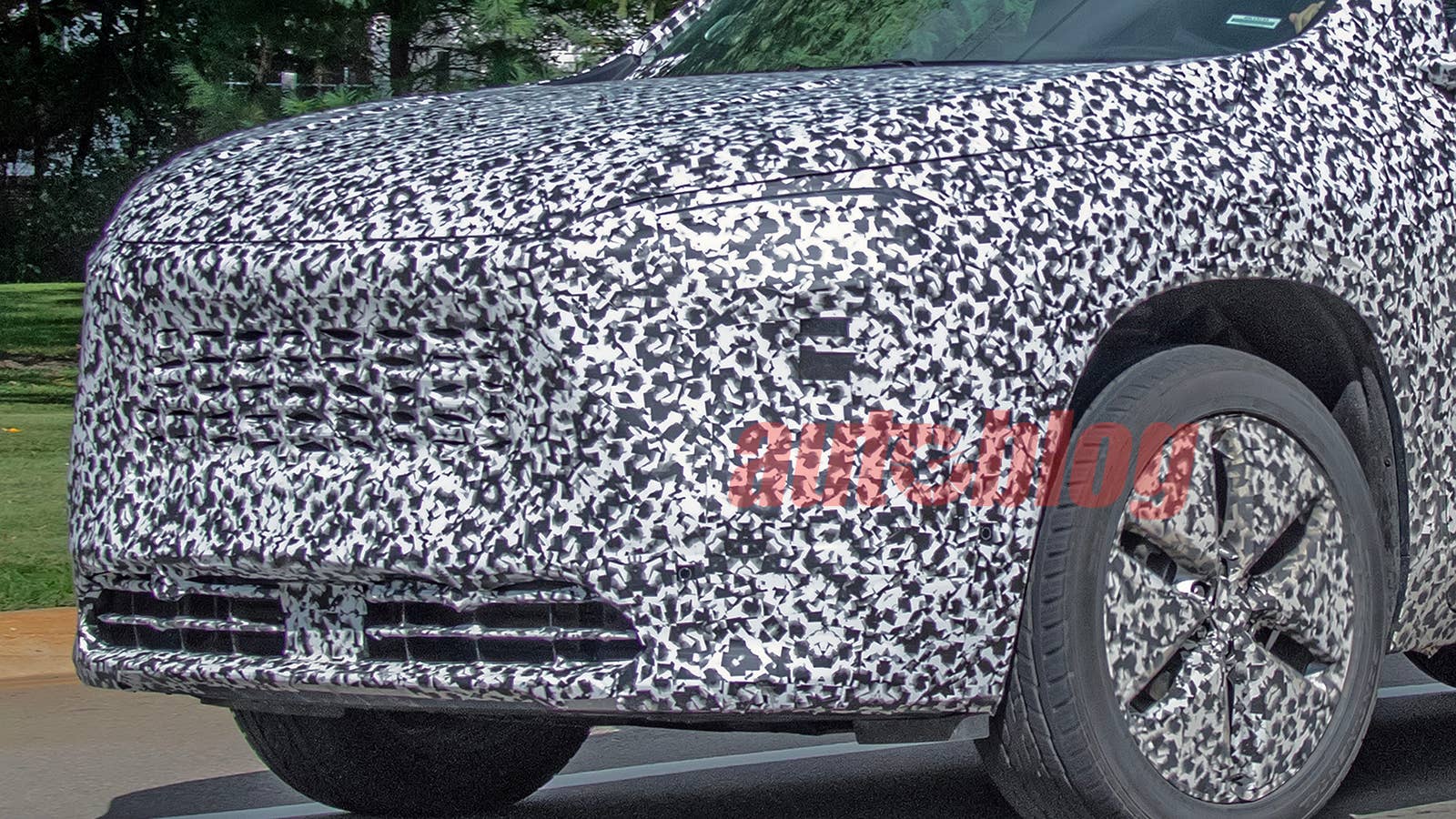 Next-generation Buick Enclave spotted with Wildcat looks - Autoblog