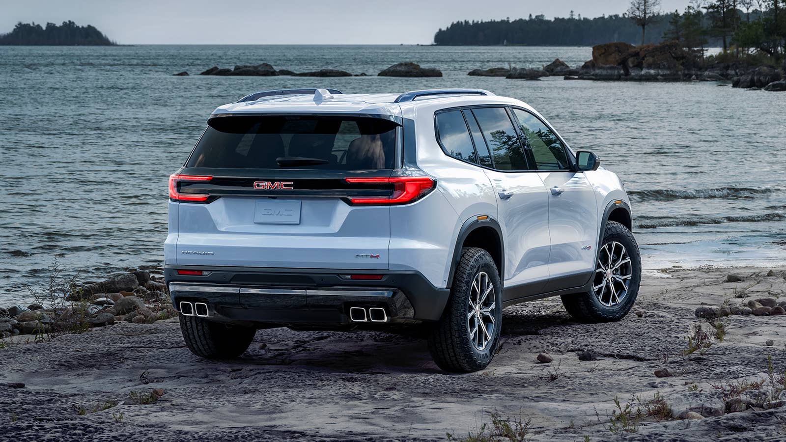 2024 GMC Acadia AT4