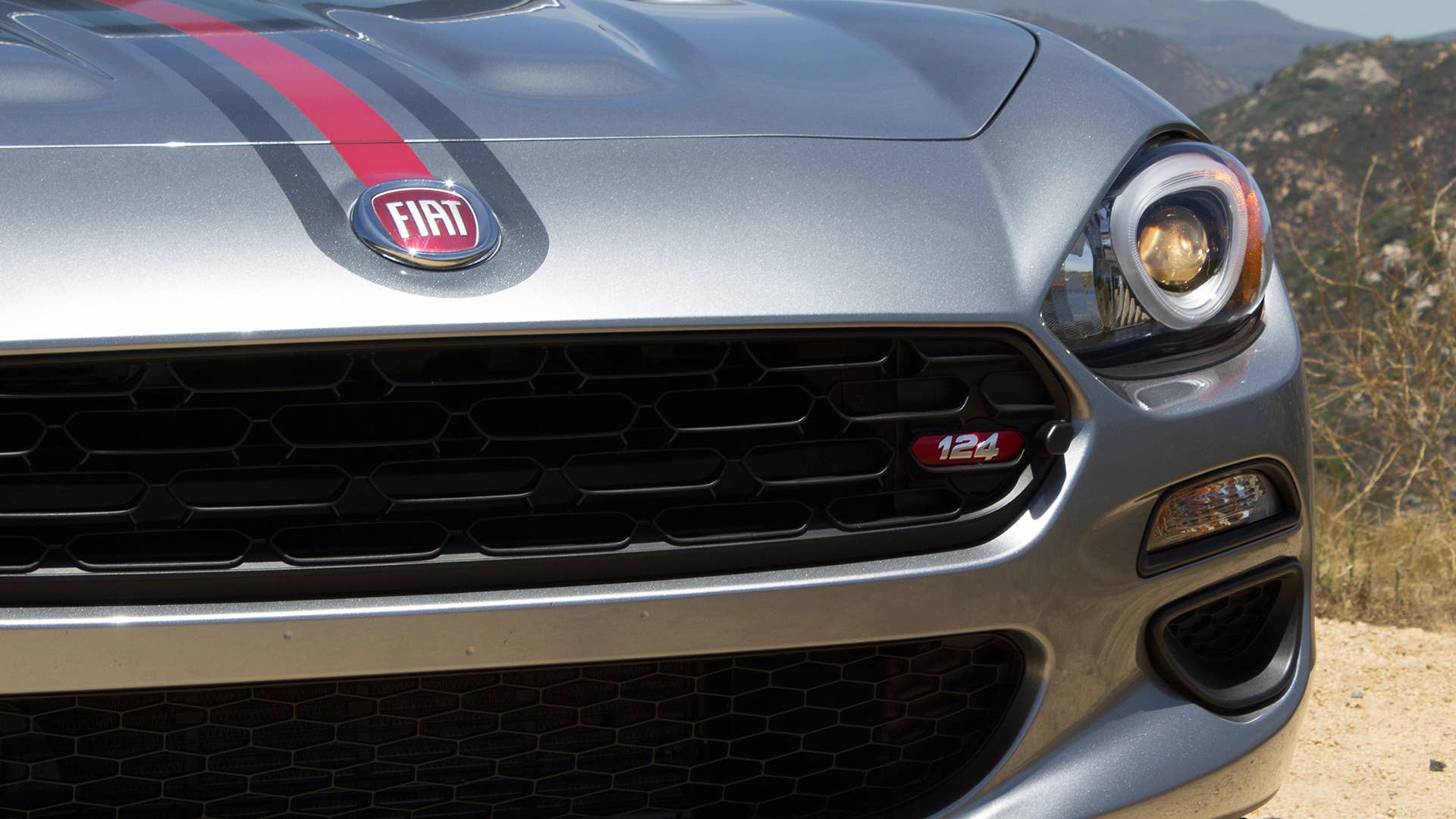 2017 Fiat 124 Spider grille