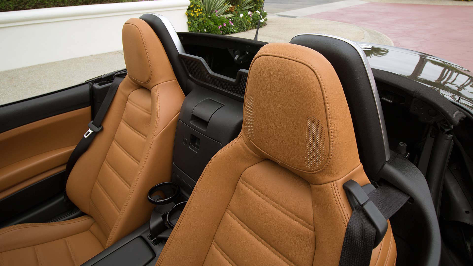 2017 Fiat 124 Spider seats