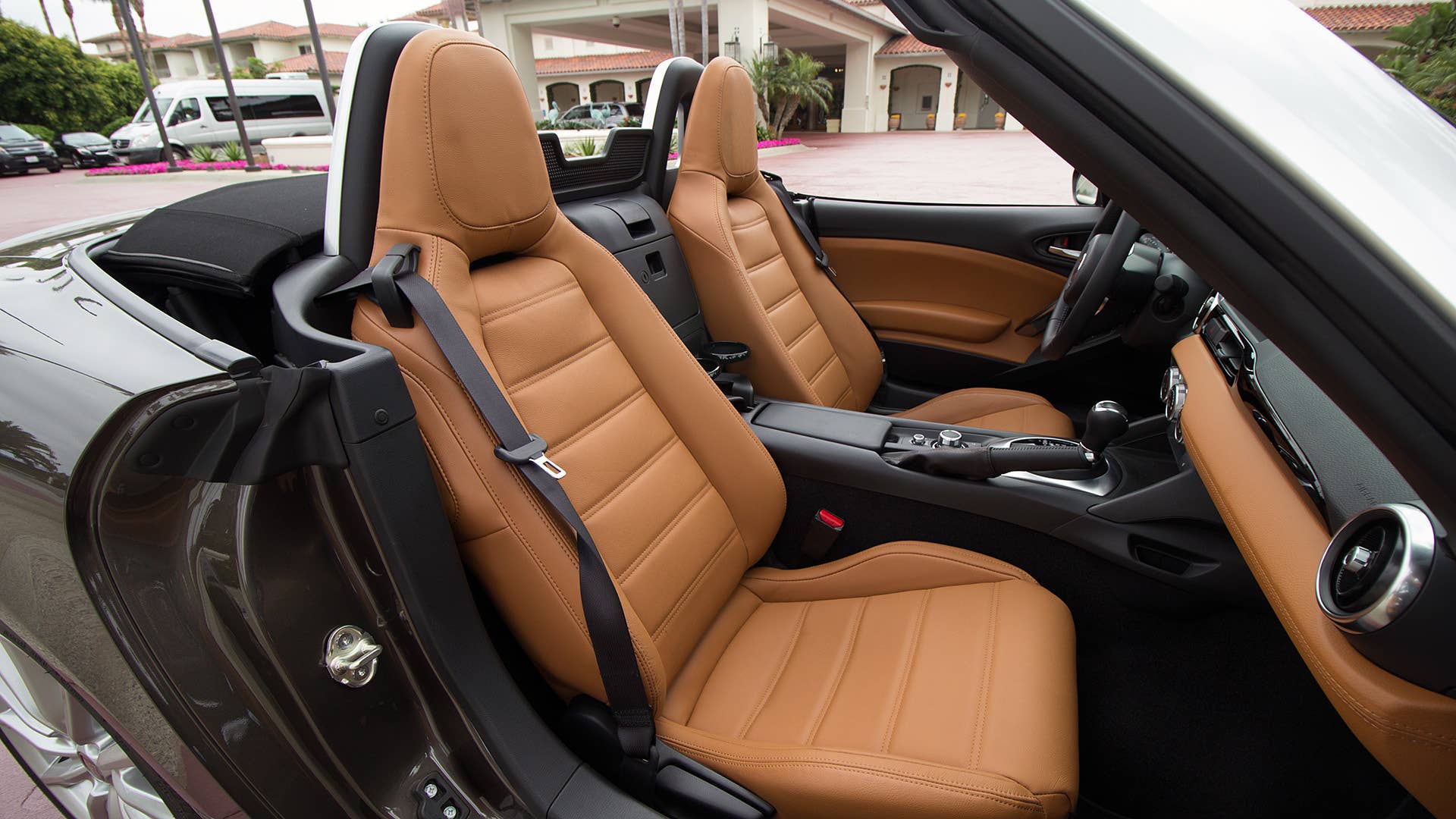 2017 Fiat 124 Spider seats