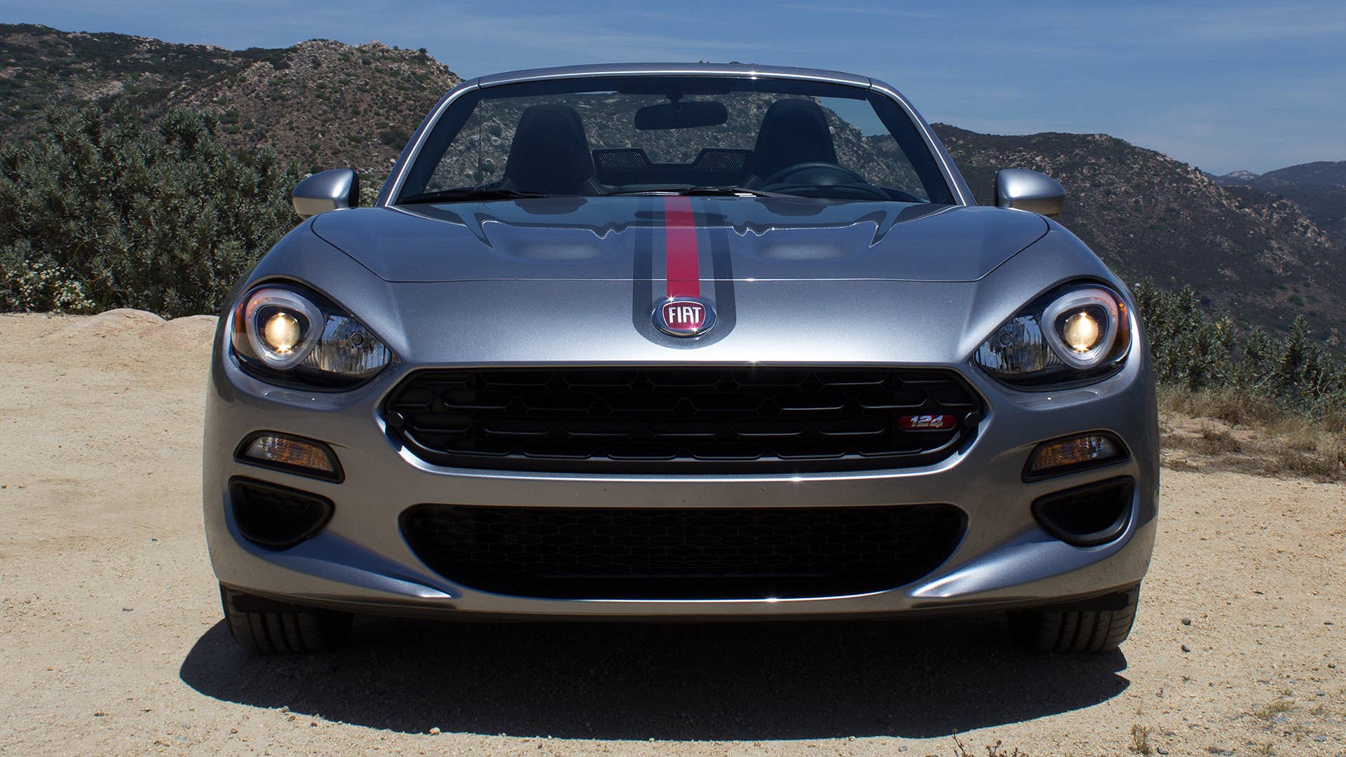 2017 Fiat 124 Spider front view