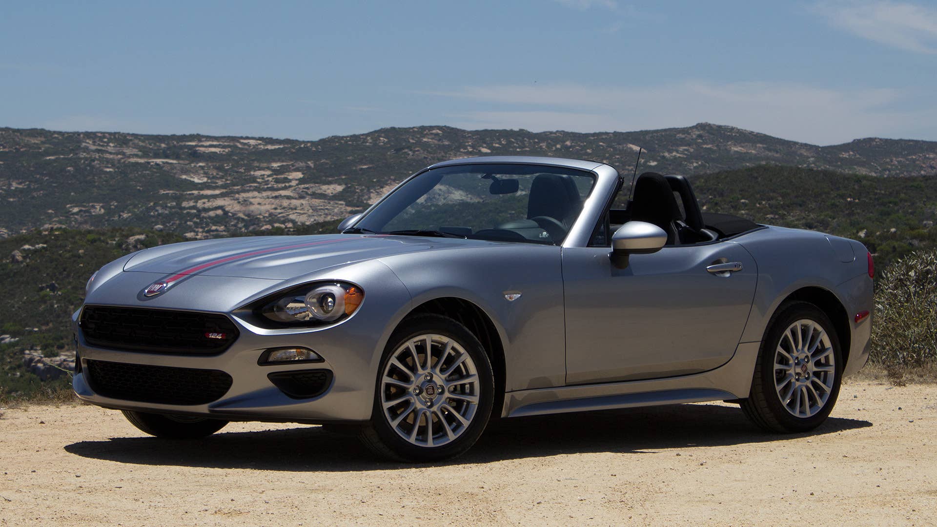 2017 Fiat 124 Spider front 3/4 view