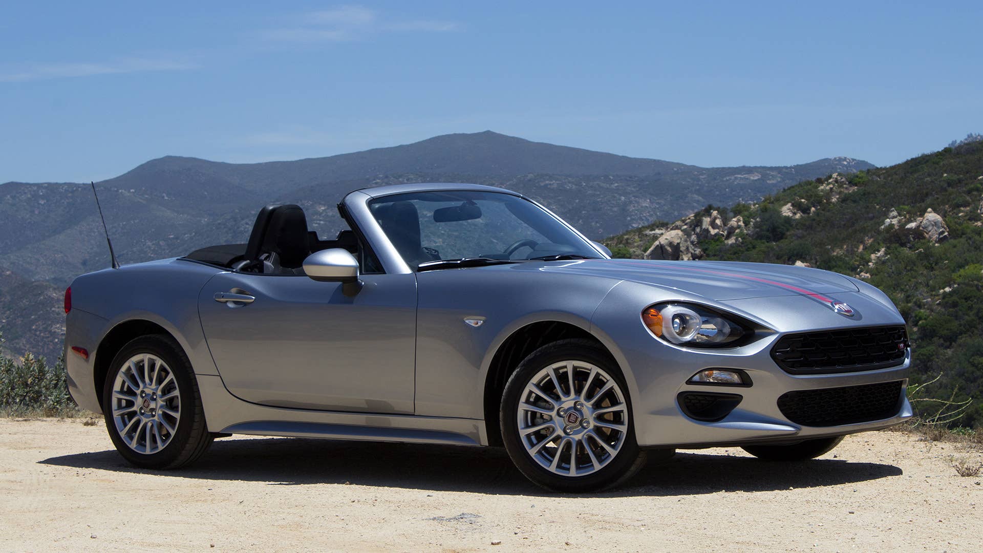 2017 Fiat 124 Spider front 3/4 view