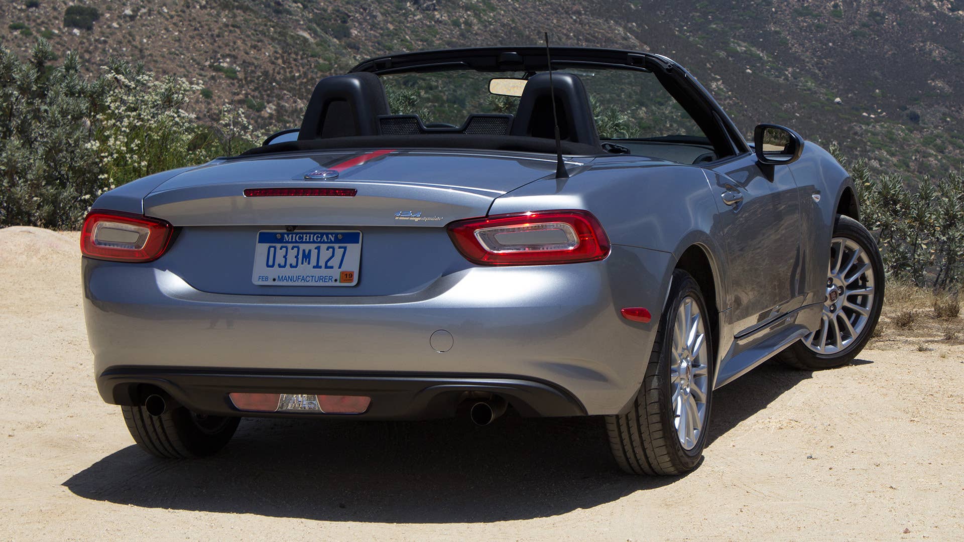 2017 Fiat 124 Spider rear 3/4 view
