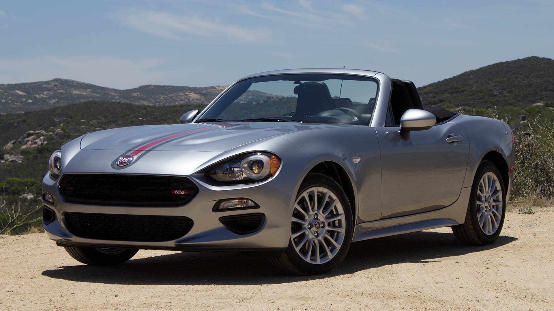 2017 Fiat 124 Spider front 3/4 view