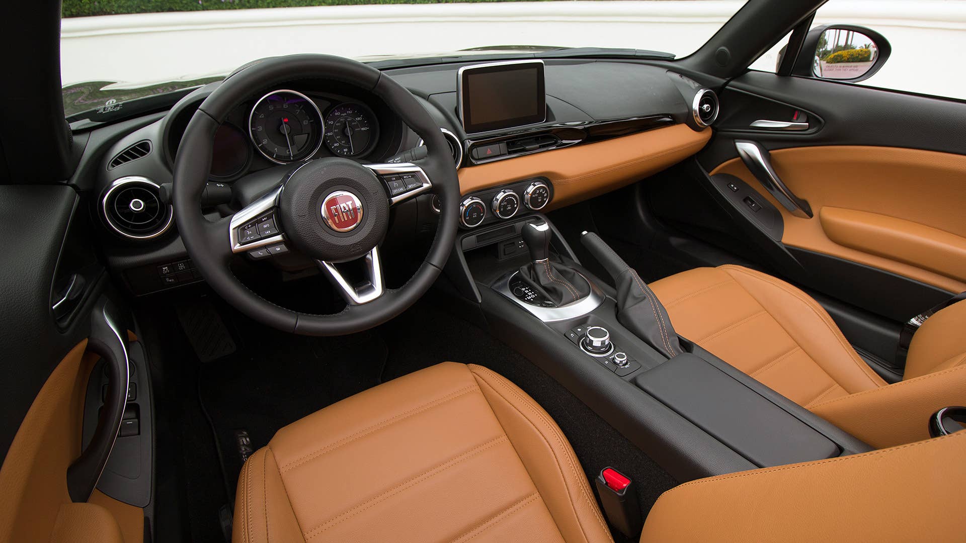 2017 Fiat 124 Spider interior