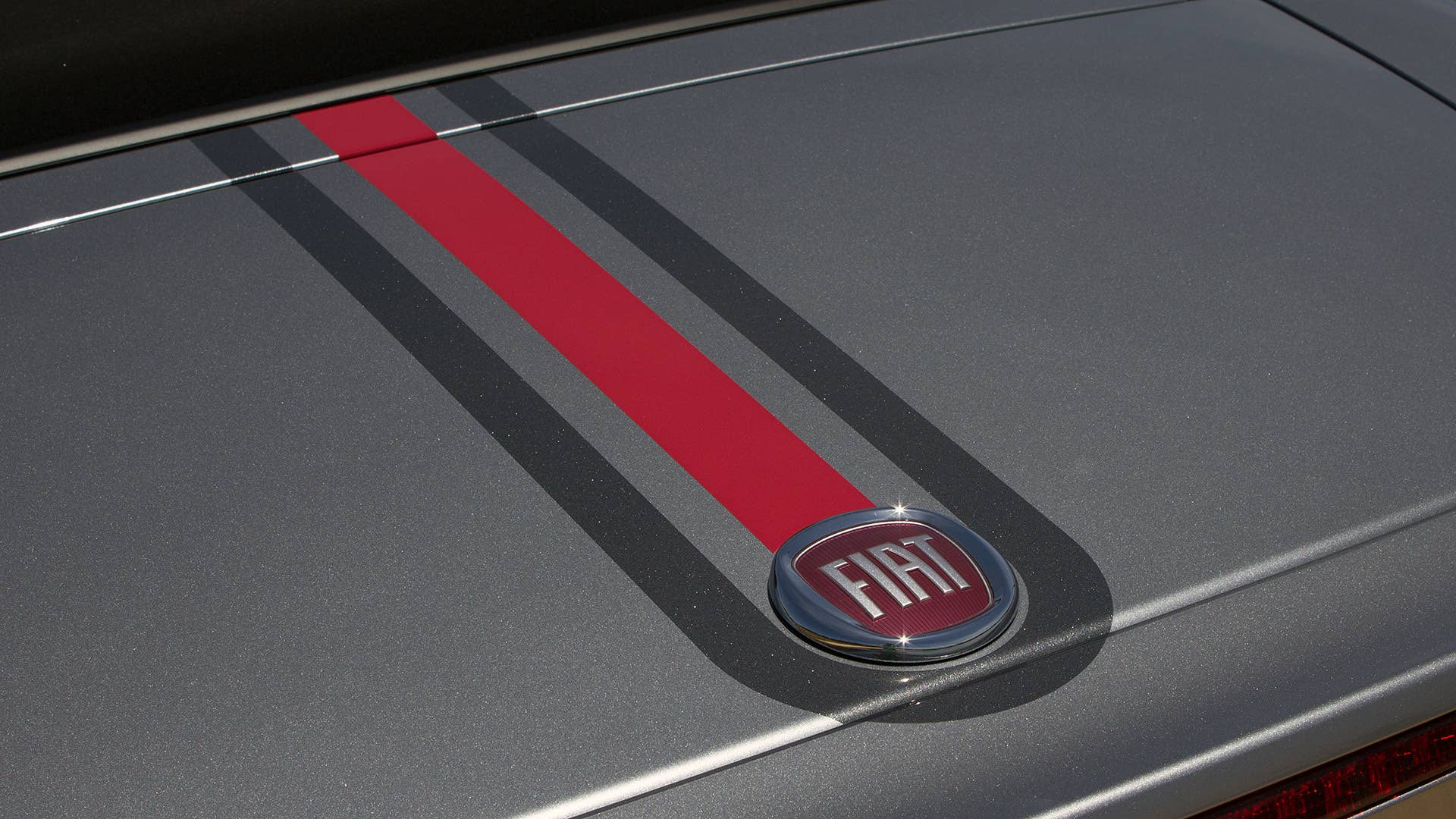 2017 Fiat 124 Spider graphics