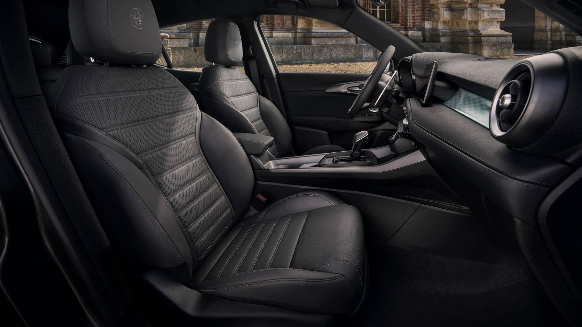 2024 Alfa Romeo Tonale interior (European spec shown)