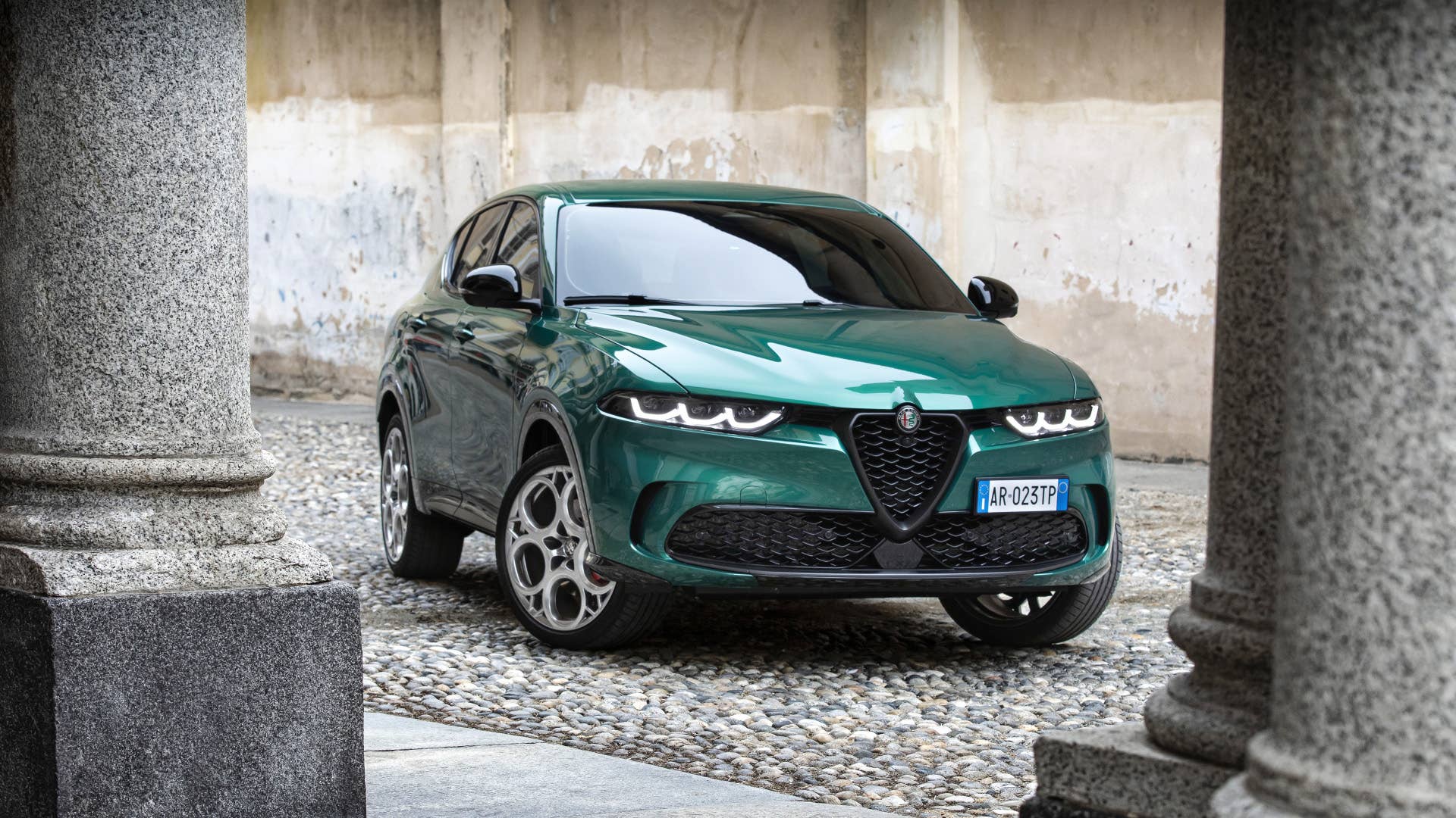 2024 Alfa Romeo Tonale (European spec shown)