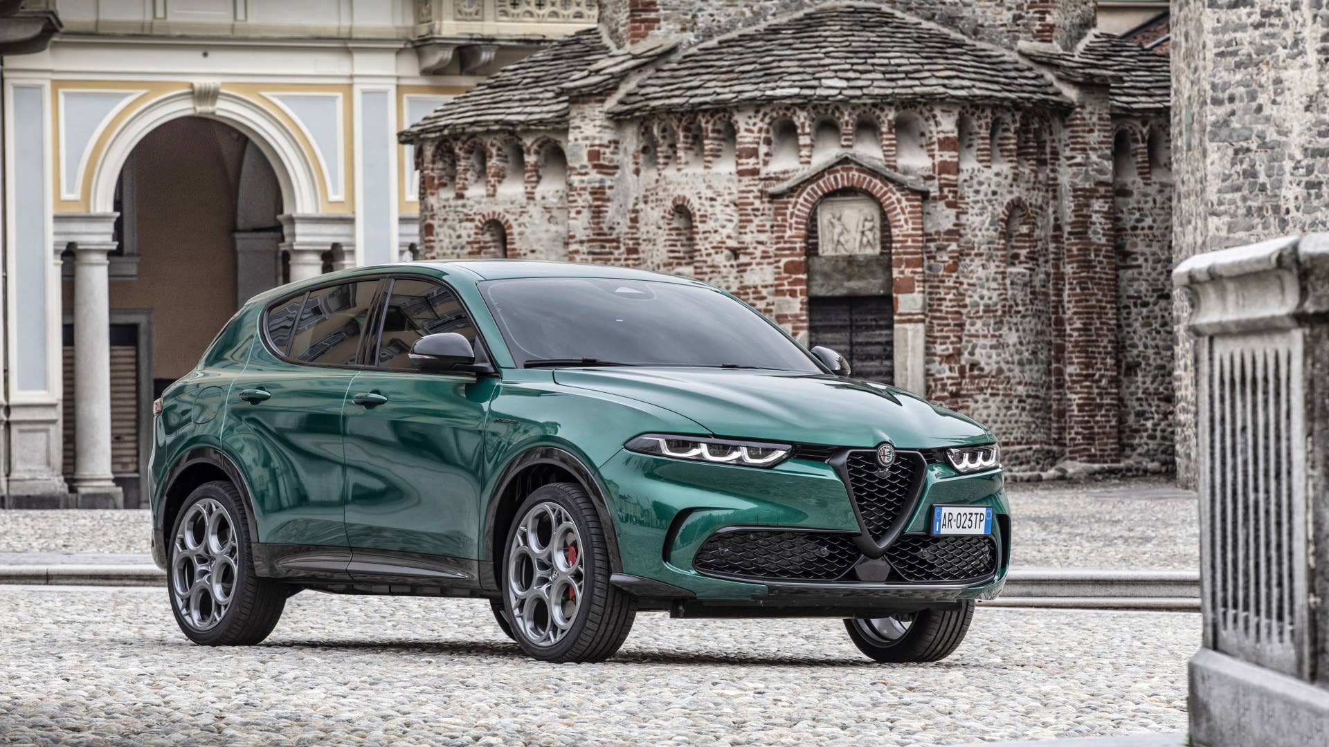 2024 Alfa Romeo Tonale (European spec shown)