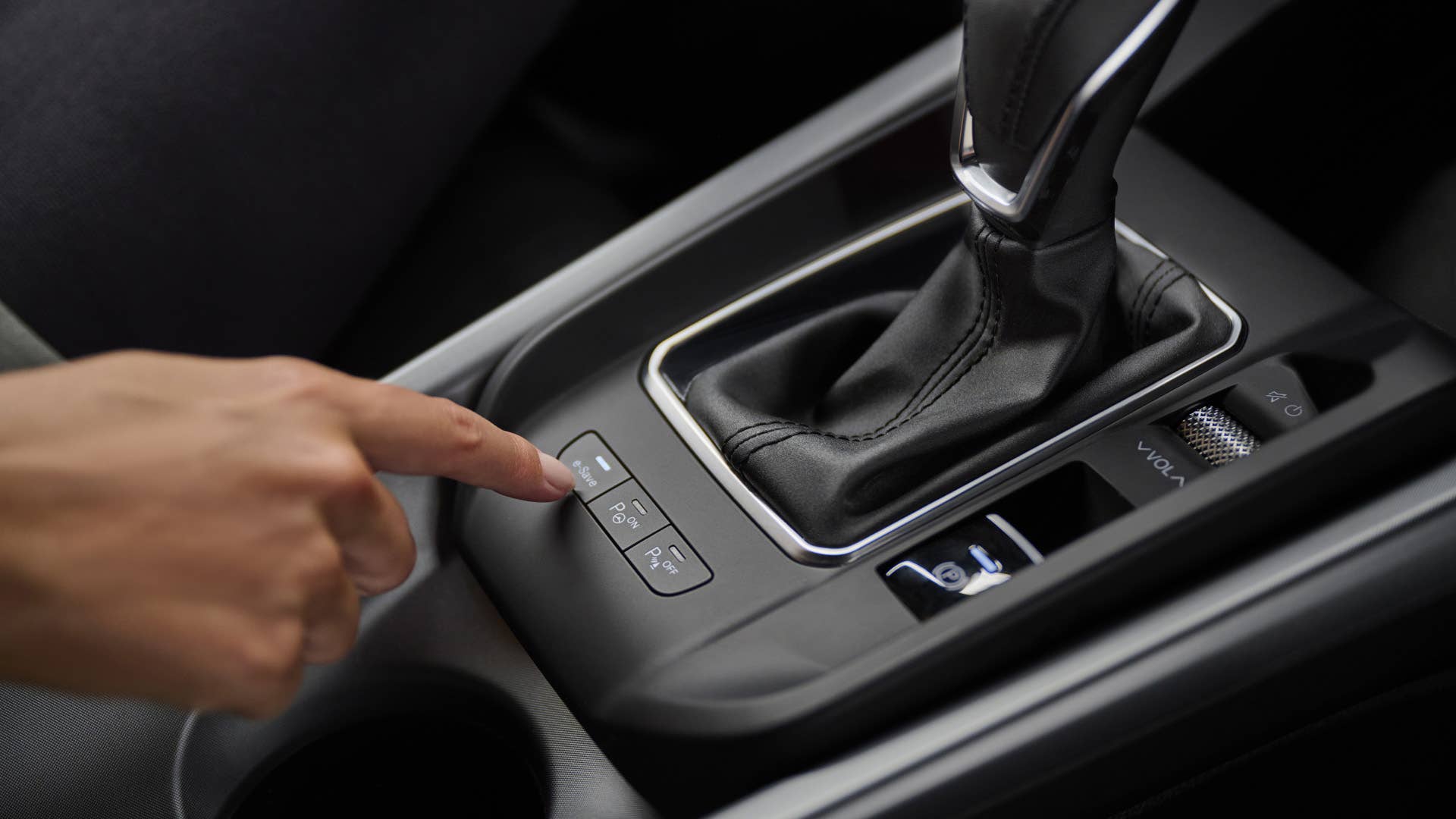 2024 Alfa Romeo Tonale Esave button (European spec shown)