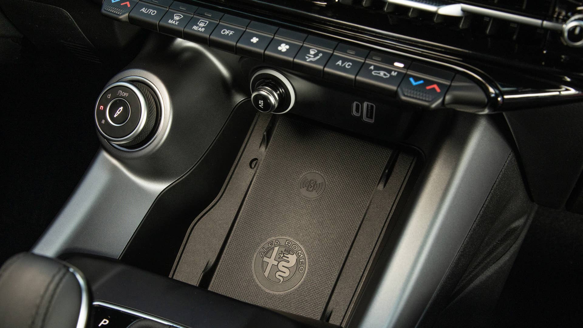 2024 Alfa Romeo Tonale wireless charging pad (European spec shown)