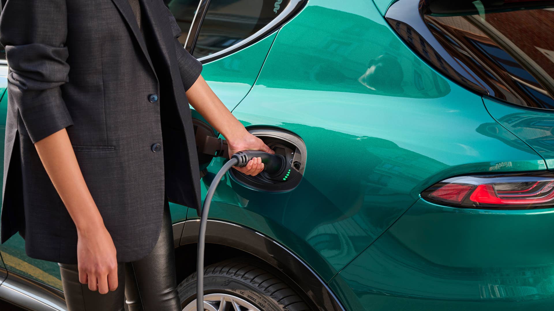 2024 Alfa Romeo Tonale exterior charging plugged in