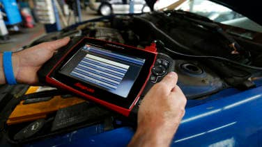 Check Engine Price Check Engine lights cost more to fix in 2023, CarMD data shows - Autoblog