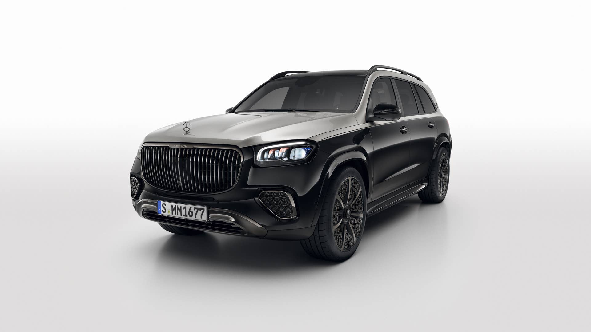 Night Series Design Paket für Mercedes-Maybach Serienmodelle. Mercedes‑Maybach GLS 600 (vorläufige Werte: Kraftstoffverbrauch kombiniert 14,1-13,8 l/100 km, CO₂-Emissionen kombiniert 320-314 g/km) // Night Series Design Package for Mercedes-Maybach series models. Mercedes‑Maybach GLS 600 (provisional figures: combined fuel consumption 14.1-13.8 l/100 km, combined CO₂ emissions 320-314 g/km)